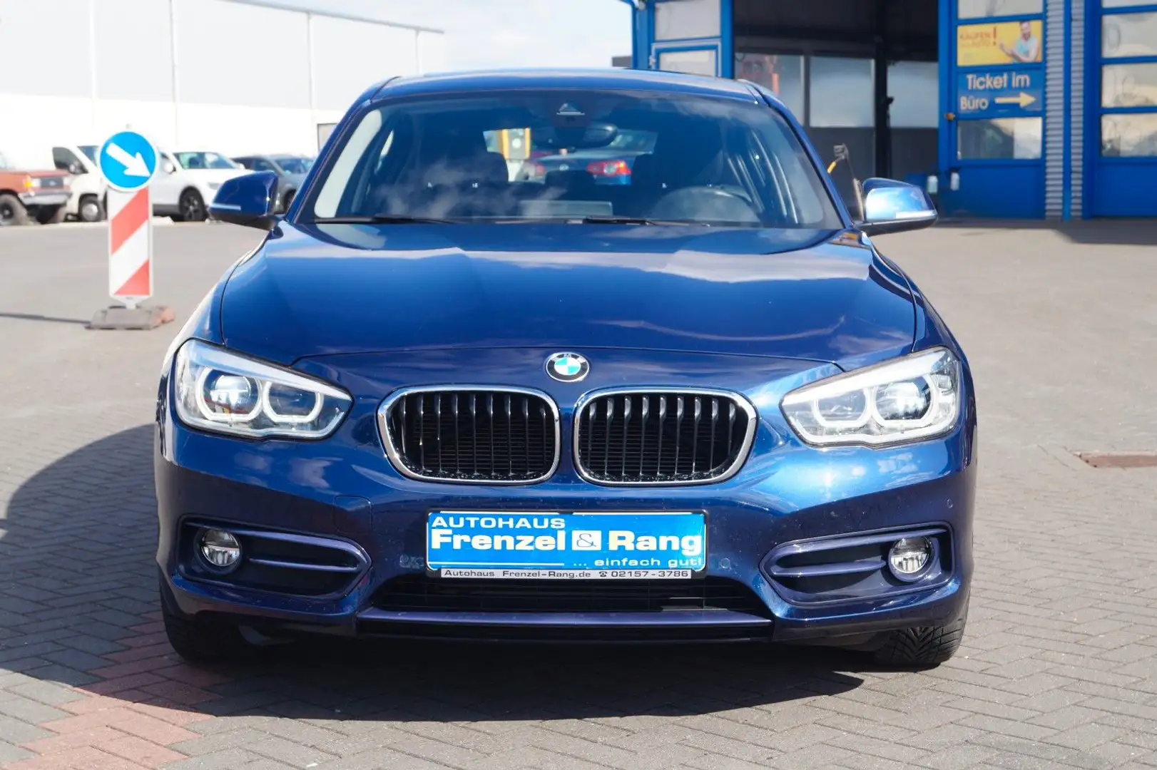 BMW 118 i Sport Line *Navi*Kamera*Lenkradheizung* Blau - 2