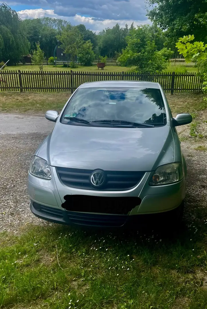 Volkswagen Fox Basis Grau - 1