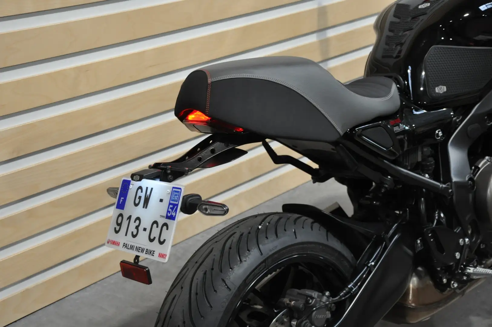 Yamaha XSR 900 Zwart - 2
