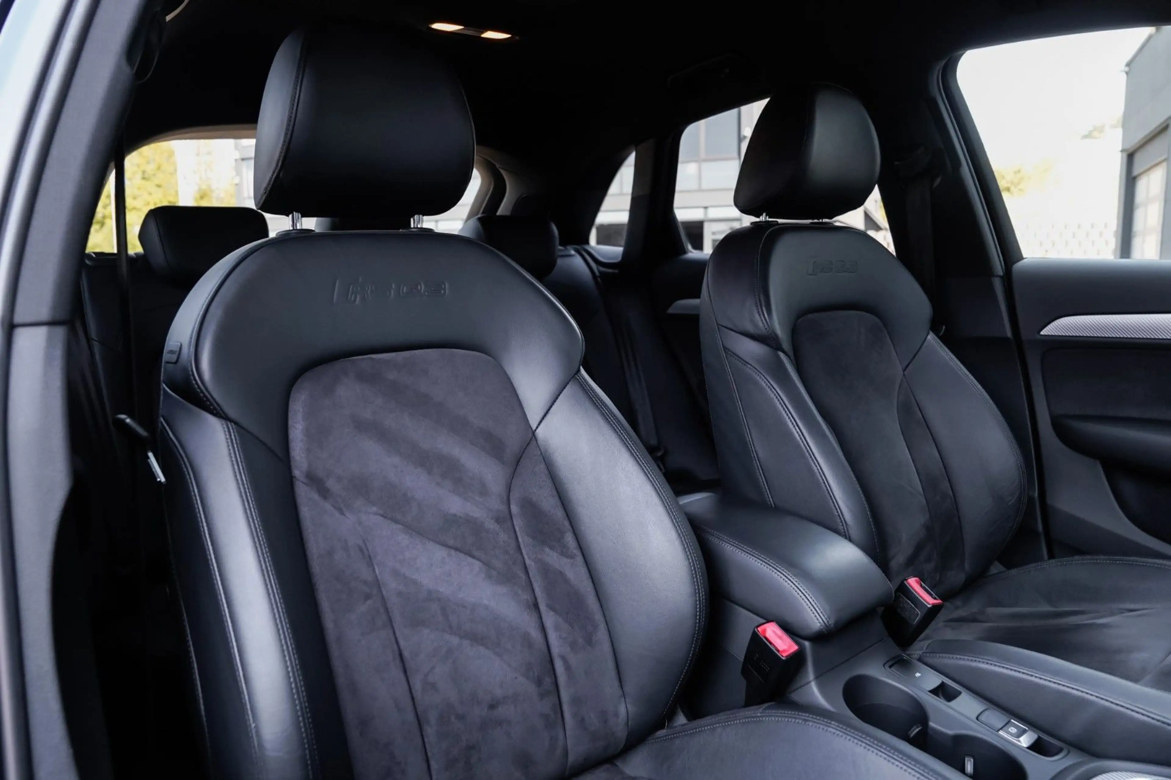 Audi RS Q3 RS Q3 2.5 TFSI quattro — photo 14