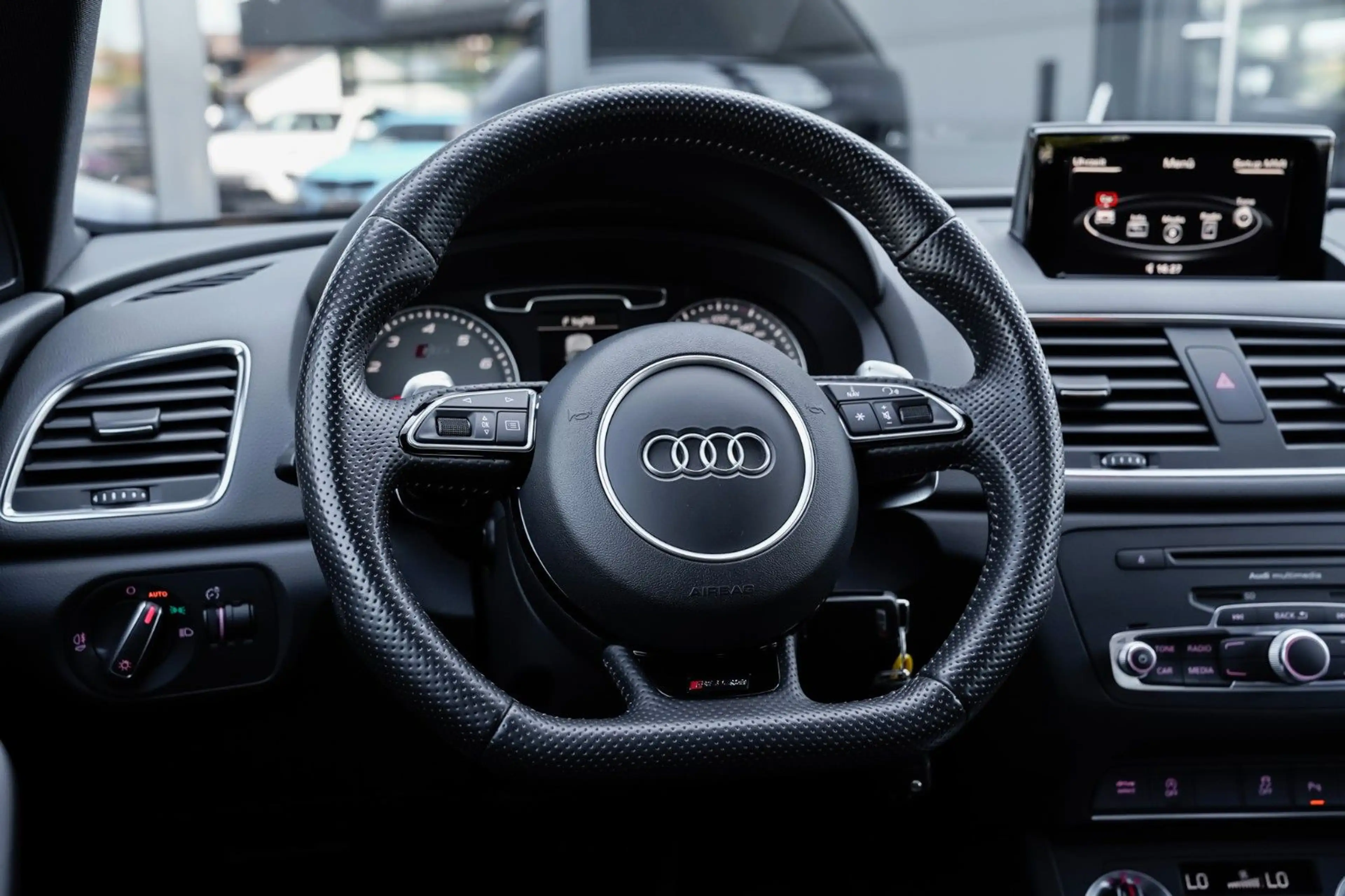 Audi RS Q3 RS Q3 2.5 TFSI quattro — photo 9