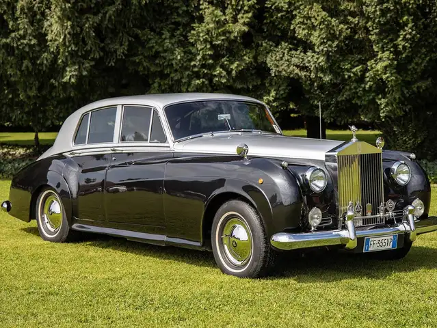 Rolls-Royce Cloud Silver Cloud 2