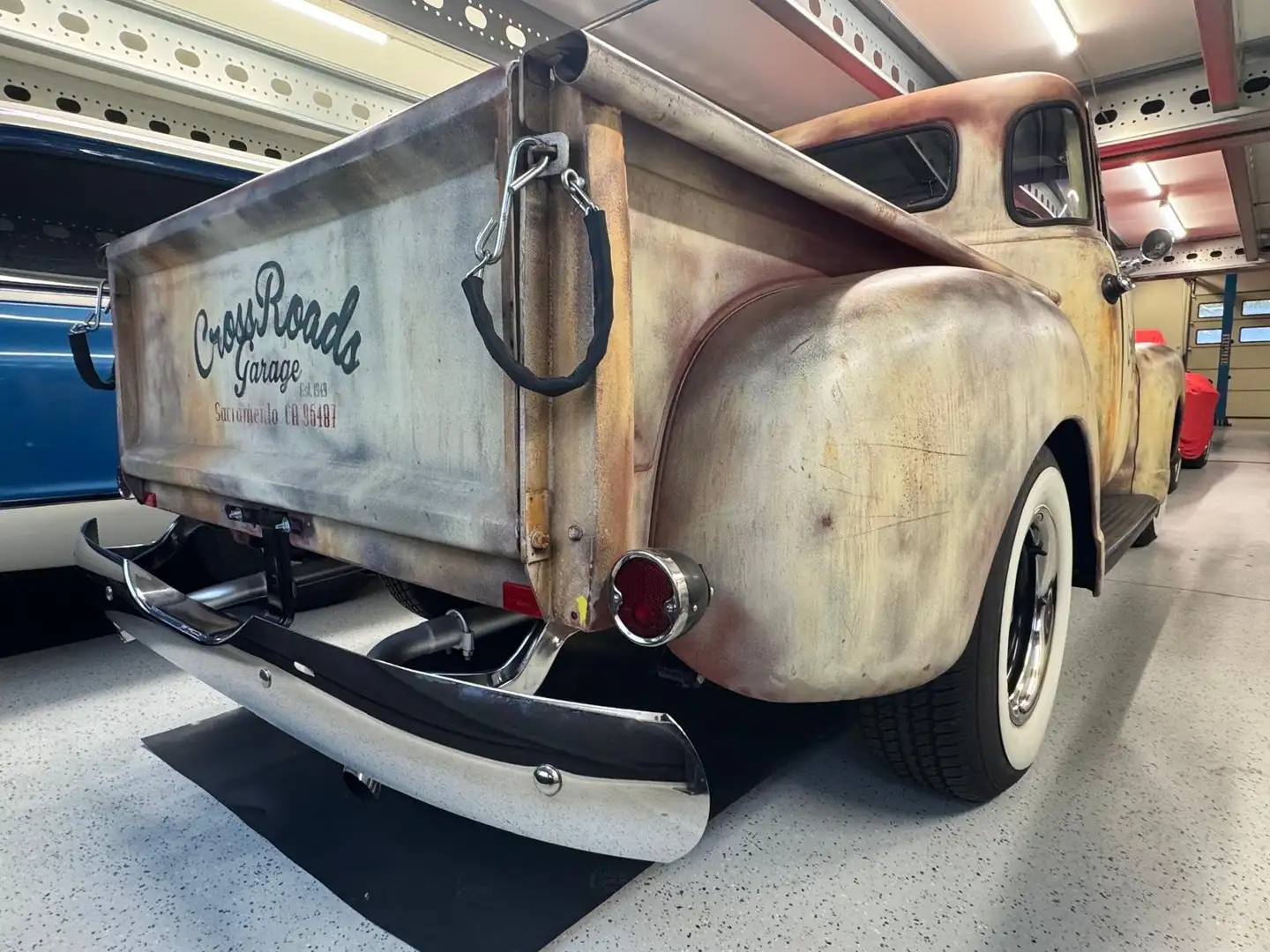 Chevrolet 3100 Бежевий - 2