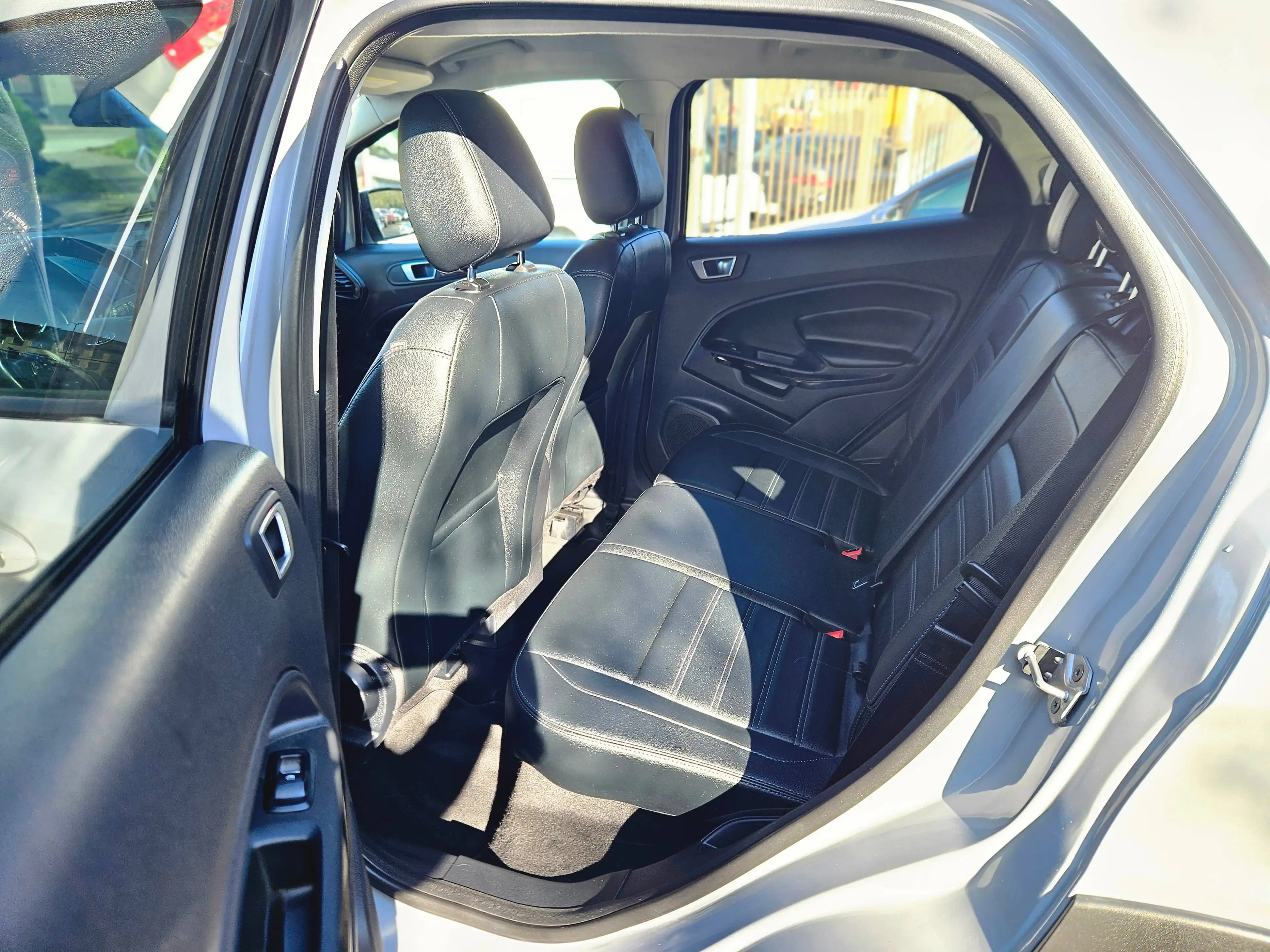 Ford EcoSport Active — photo 10