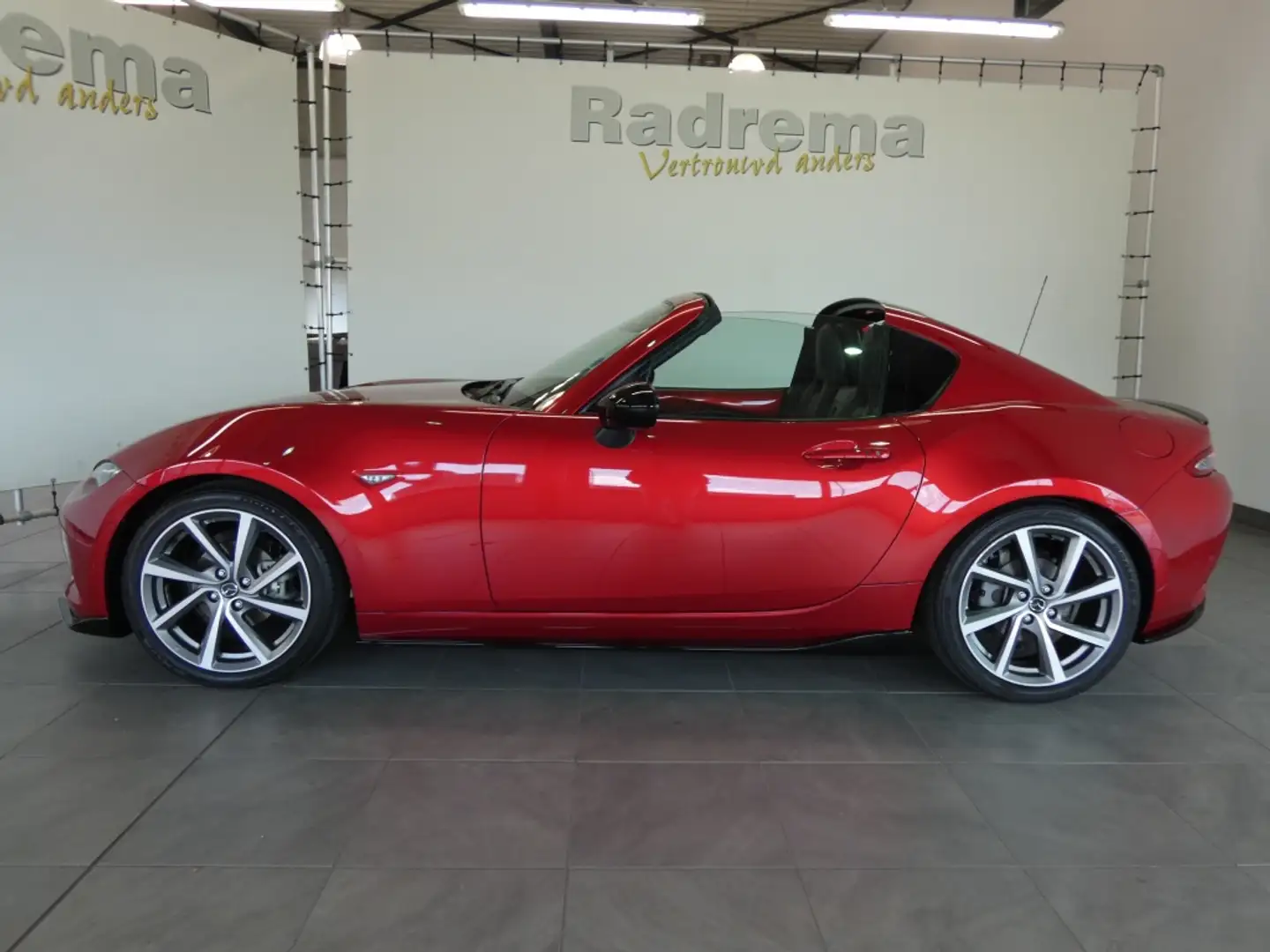 Mazda MX-5 RF 1.5 SkyAc-G 131 GT-M Aero pack Verlaagd 18 inch Rood - 2