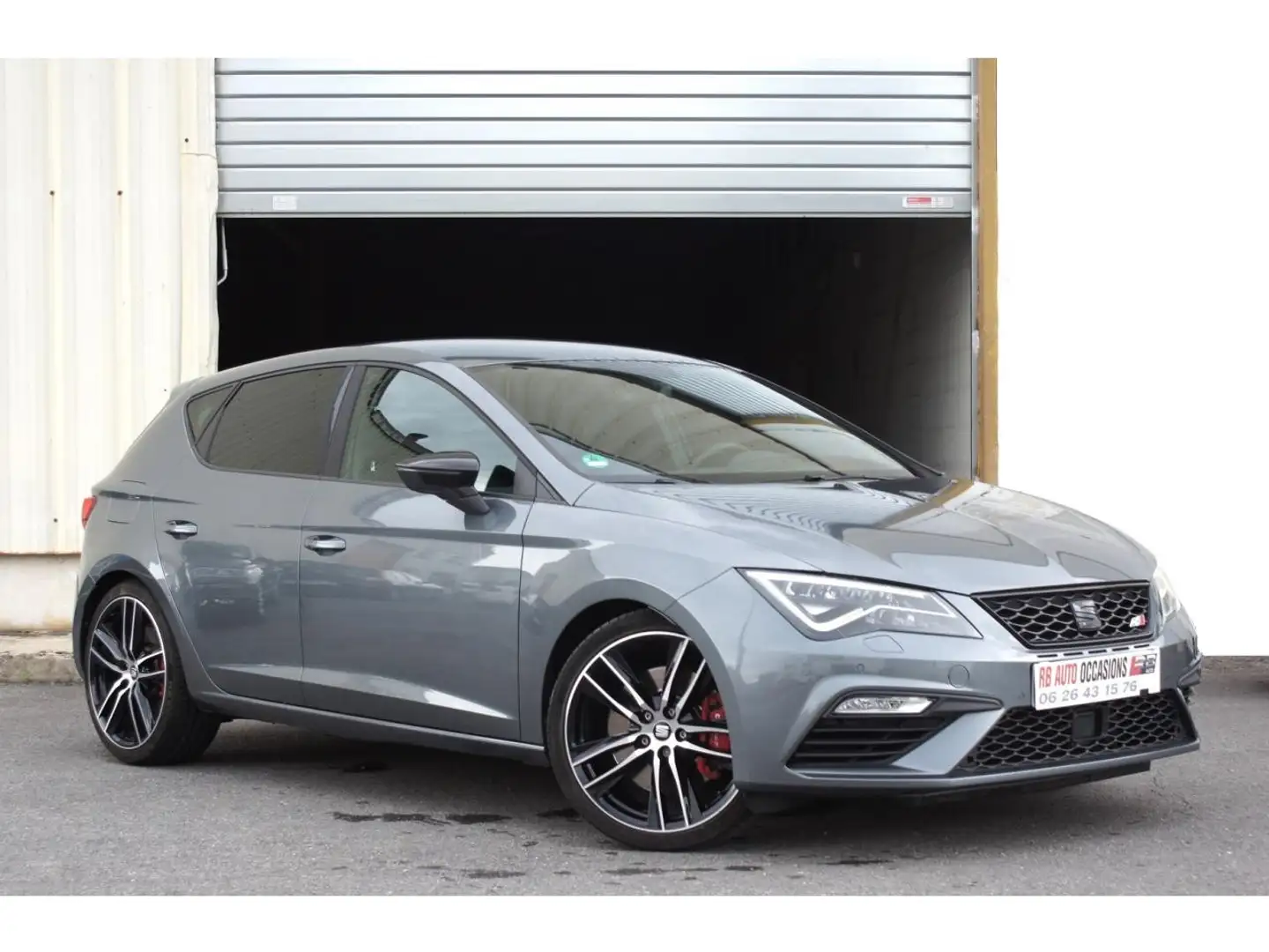 SEAT Leon LEON CUPRA 300 2.0 16V TSI  300cv BVM6 + OPTIONS Gris - 1