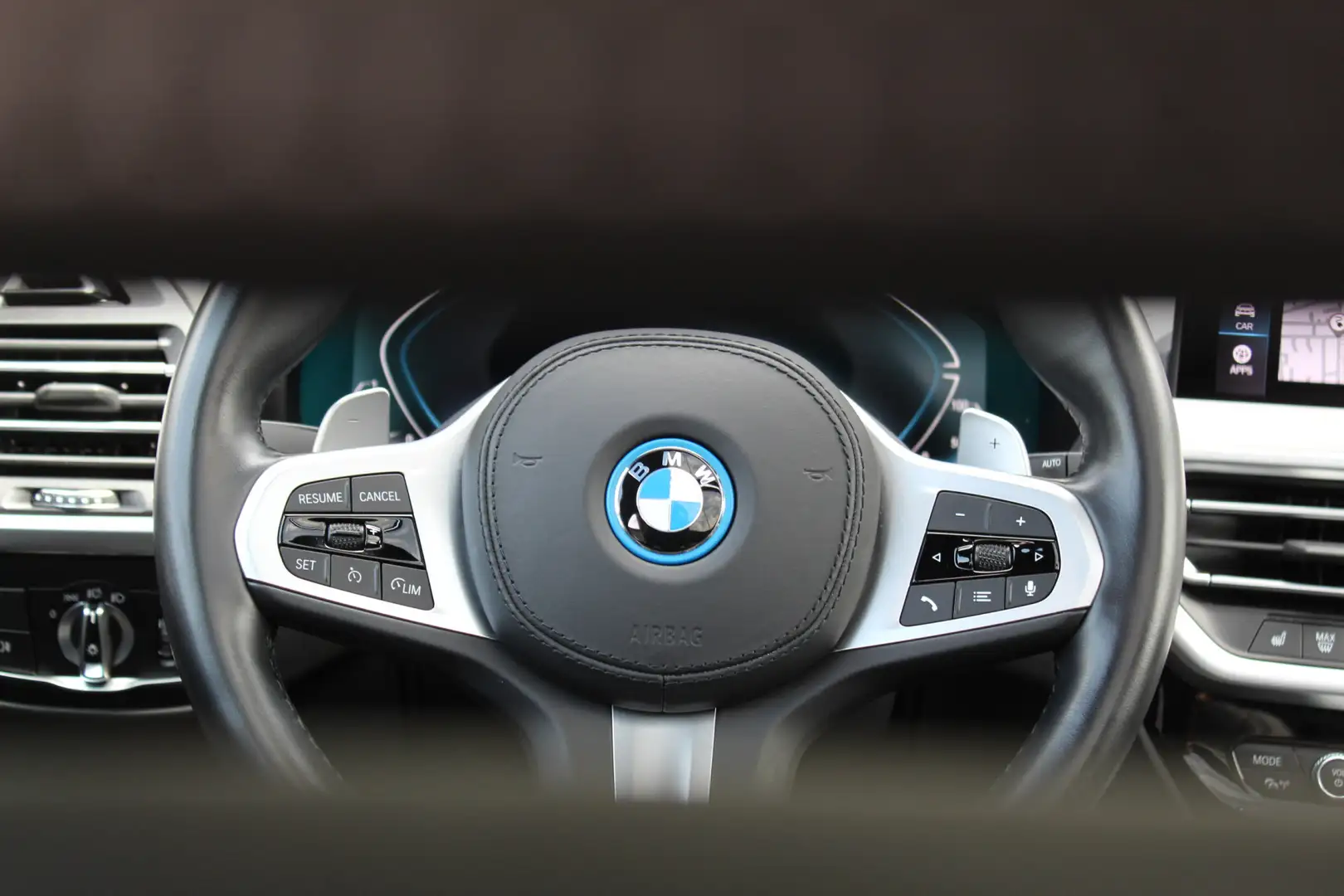 BMW X3 xDrive30e M-sport | Laser | Trekhaak | HUD | Panor Grijs - 2