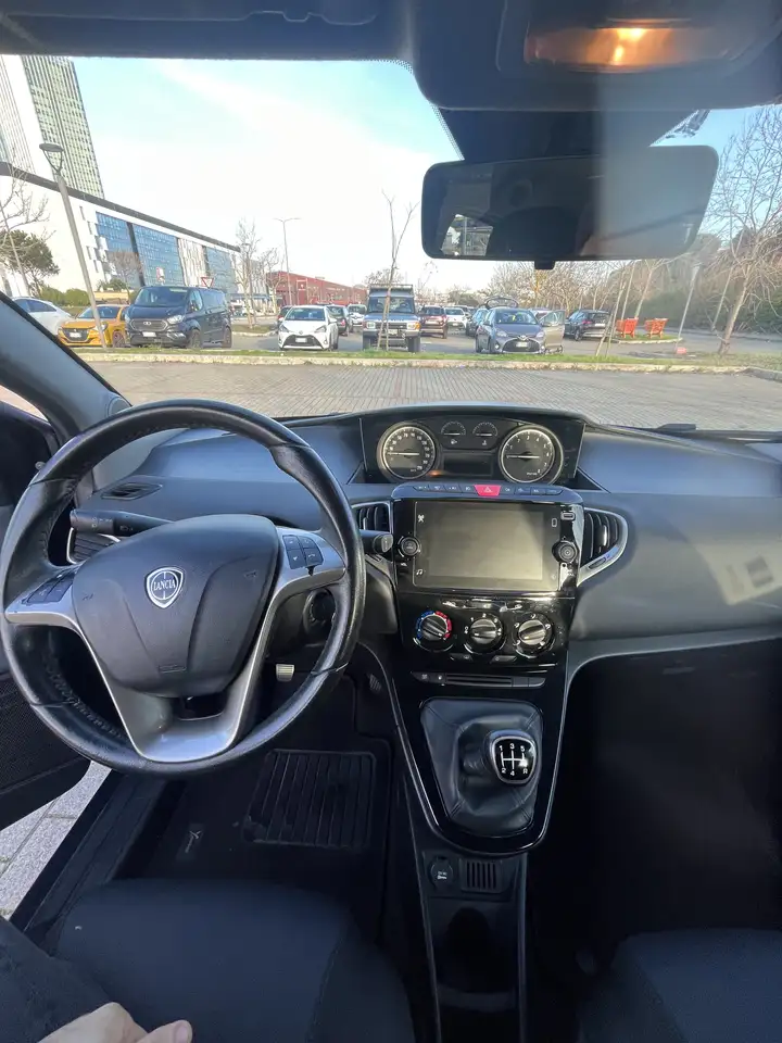 Lancia Ypsilon 2021 — фото 9