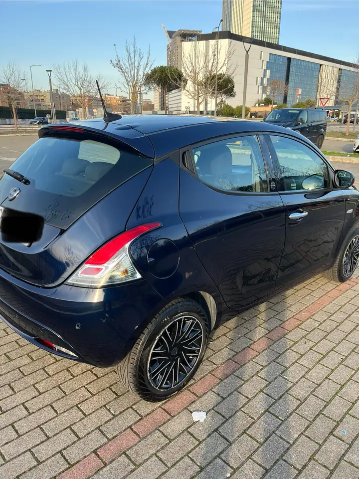 Lancia Ypsilon 2021 — фото 6