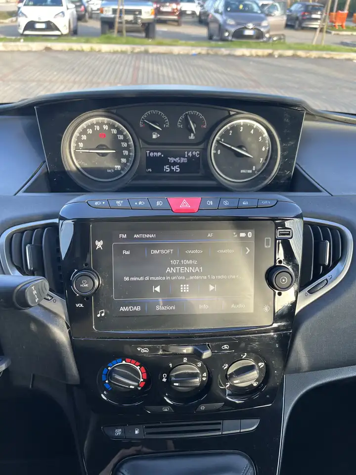 Lancia Ypsilon 2021 — фото 14