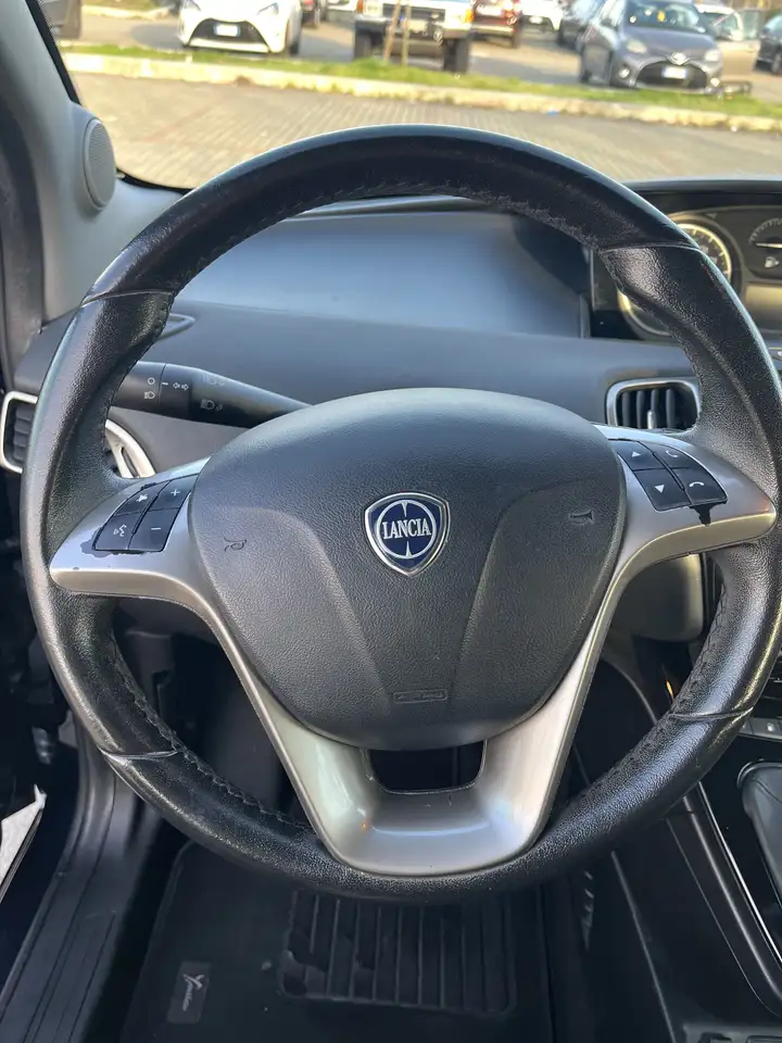 Lancia Ypsilon 2021 — фото 11