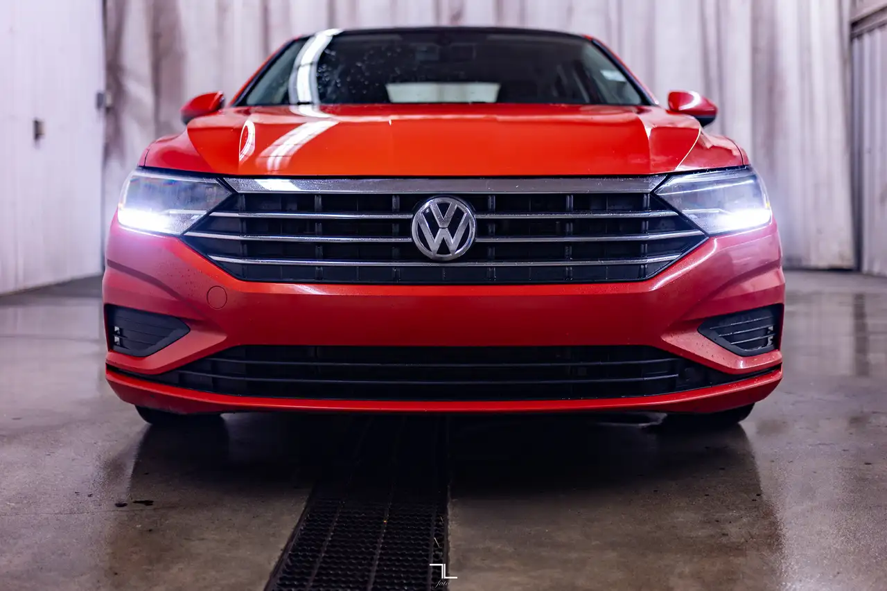 Volkswagen Jetta снимка Volkswagen Jetta