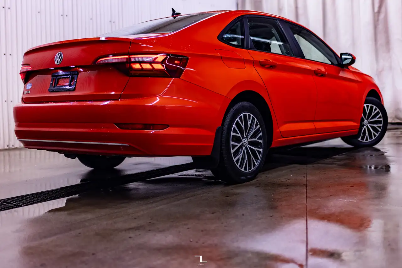 Volkswagen Jetta снимка Volkswagen Jetta