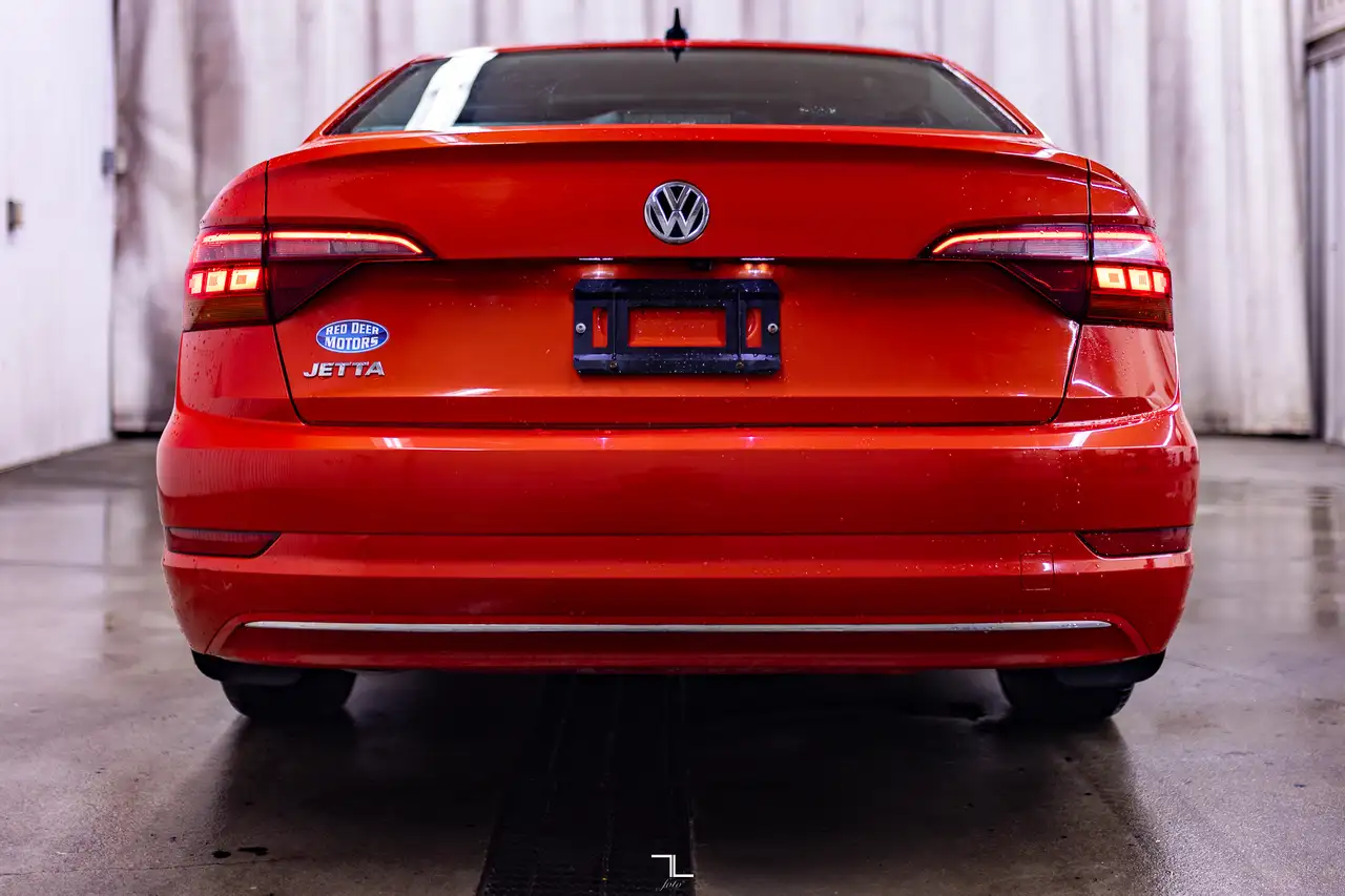 Volkswagen Jetta снимка Volkswagen Jetta