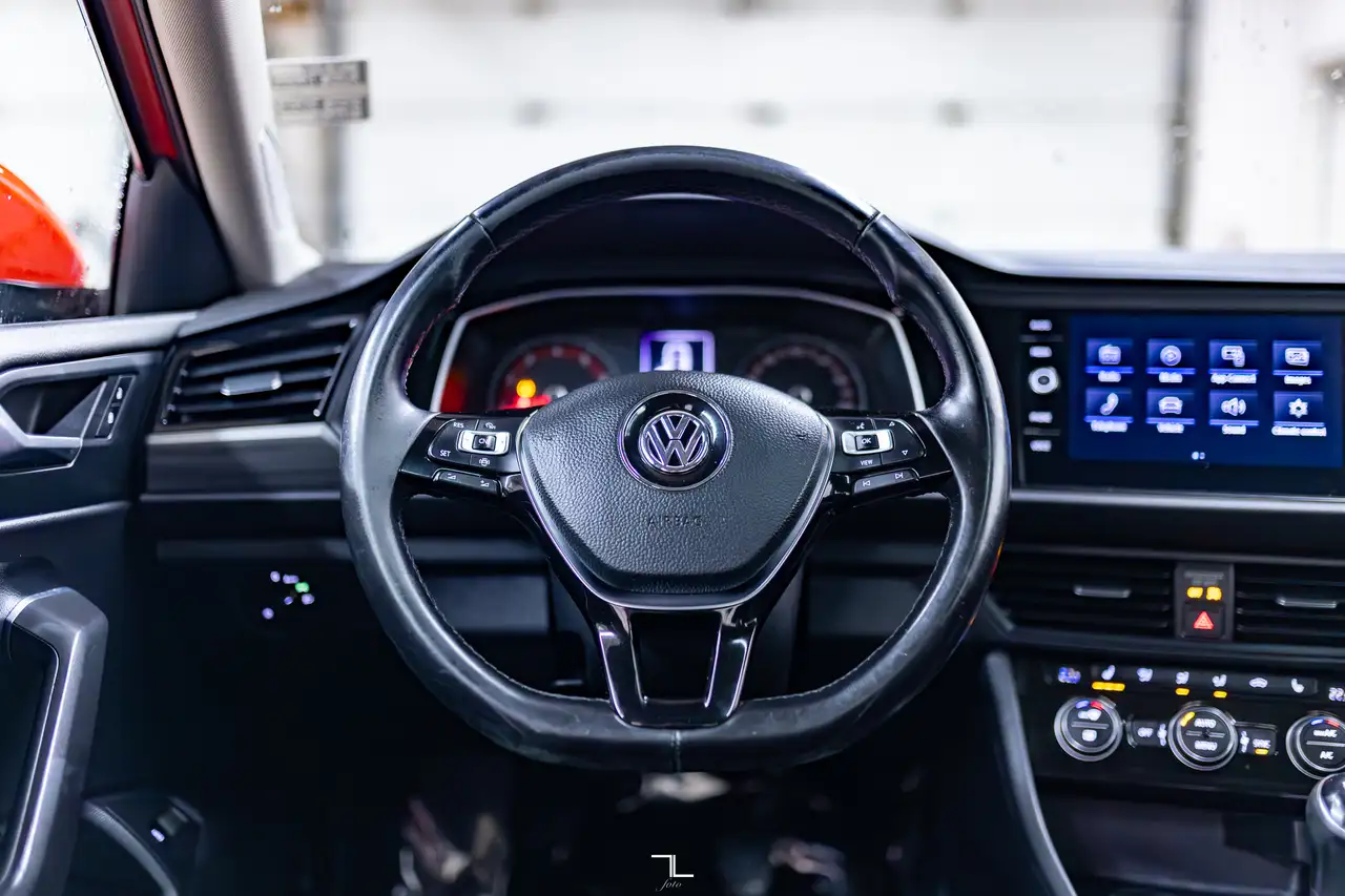 Volkswagen Jetta снимка Volkswagen Jetta