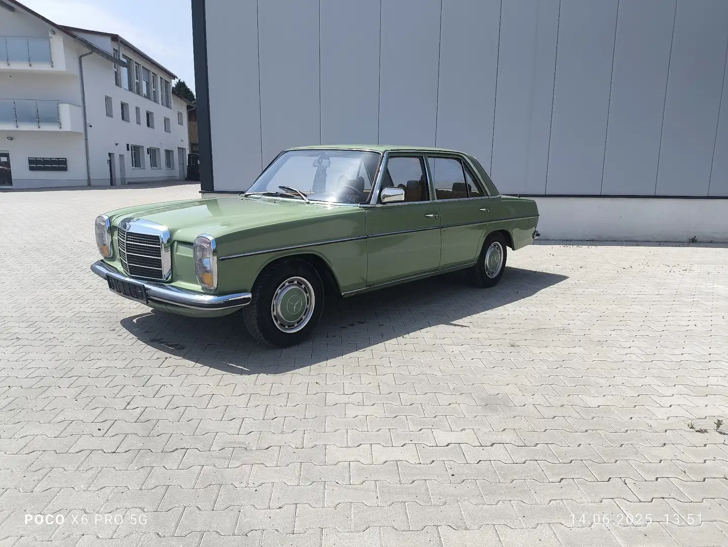 Mercedes-Benz 208 Mercedes Benz W115 - 1