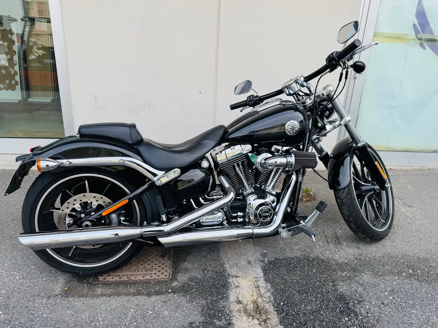 Harley-Davidson Breakout FXSB 103 Černá - 1