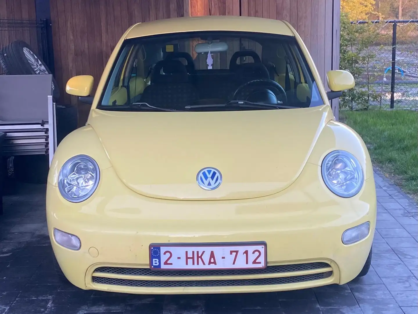 Volkswagen New Beetle New Beetle 2.0 Geel - 1