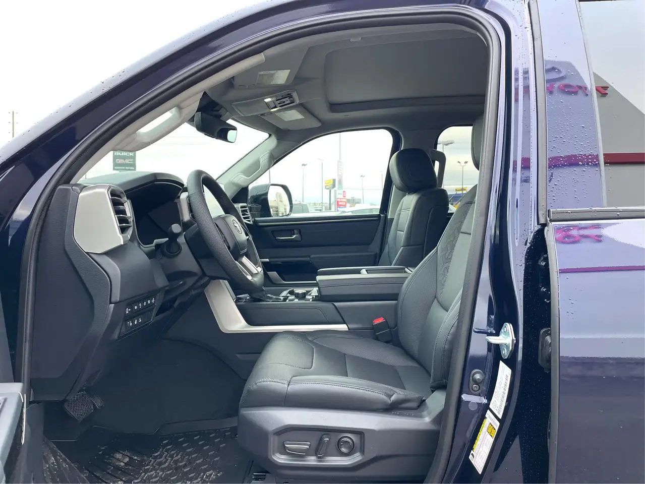 Toyota Tundra снимка Toyota Tundra