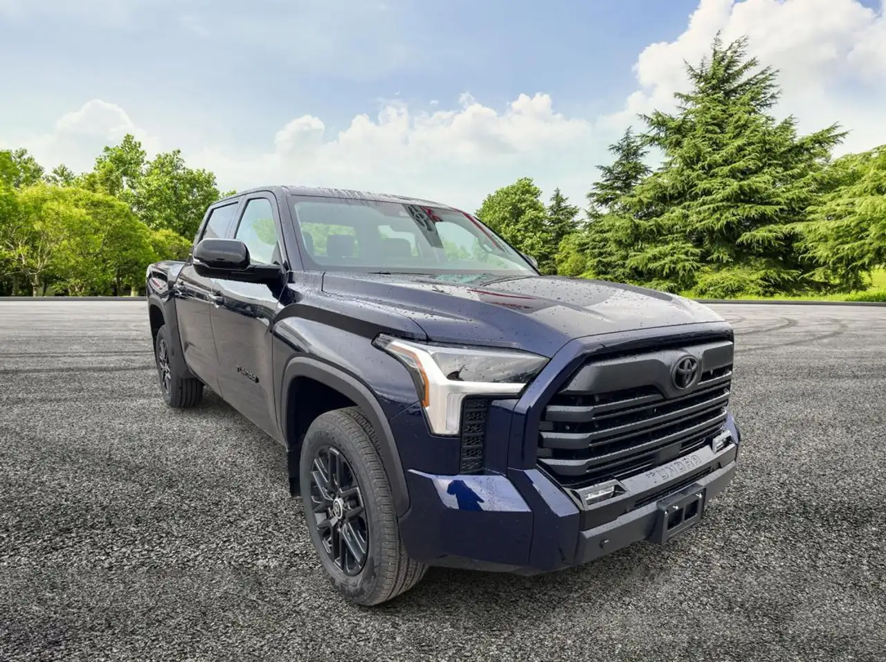 Toyota Tundra снимка Toyota Tundra
