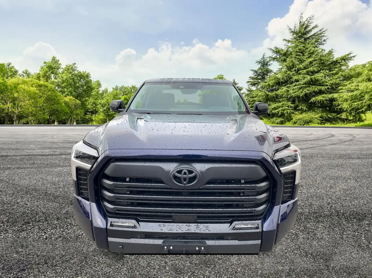 Toyota Tundra снимка Toyota Tundra