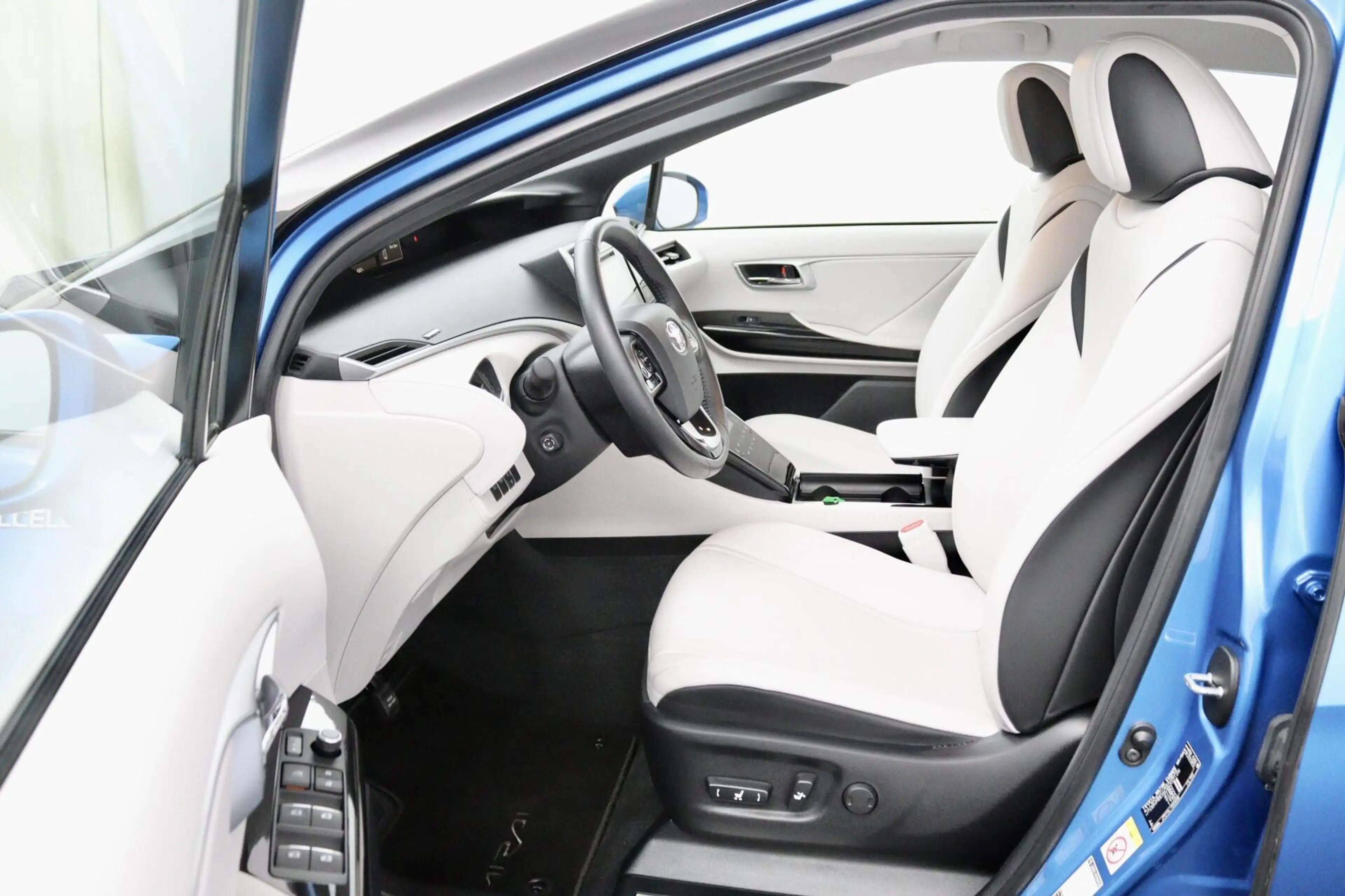 Toyota Mirai FCV Executive blauw, waterstof! — photo 12