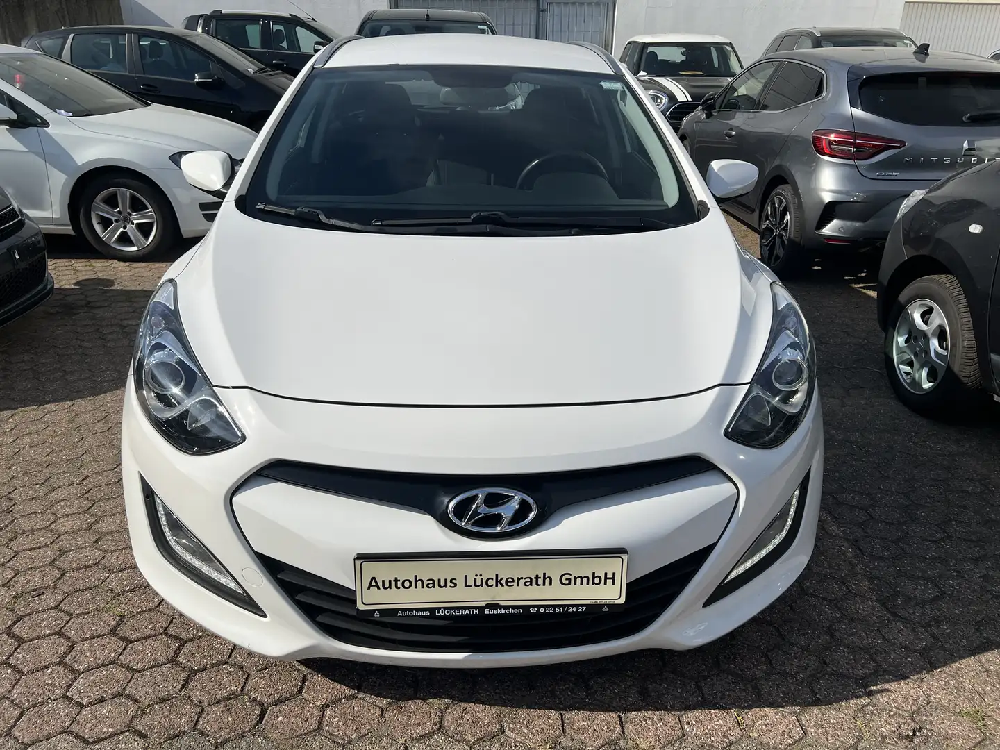 Hyundai i30 i30cw 1.4 Classic Blanc - 2