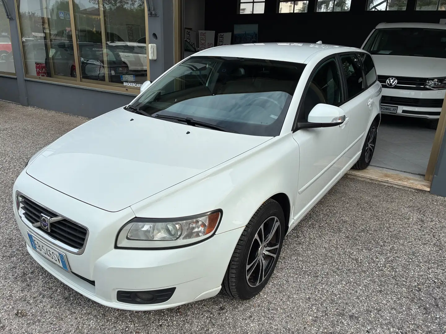 Volvo V50 V50 2.0d 136 cv Momentum Blanc - 1