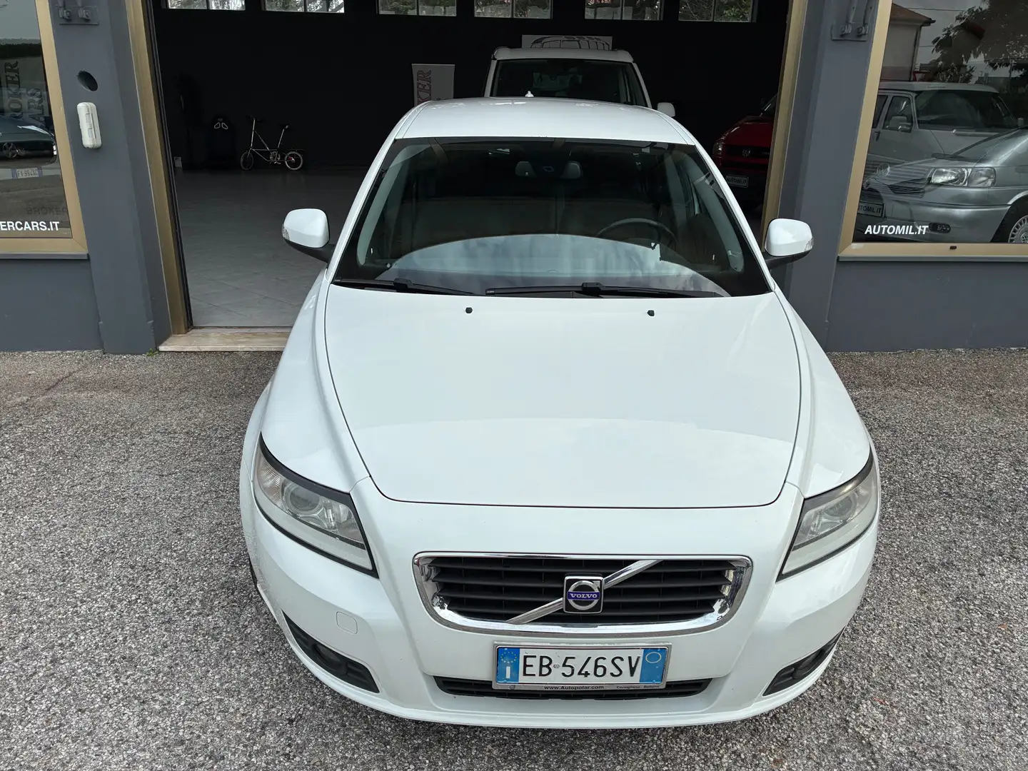 Volvo V50 V50 2.0d 136 cv Momentum Blanc - 2