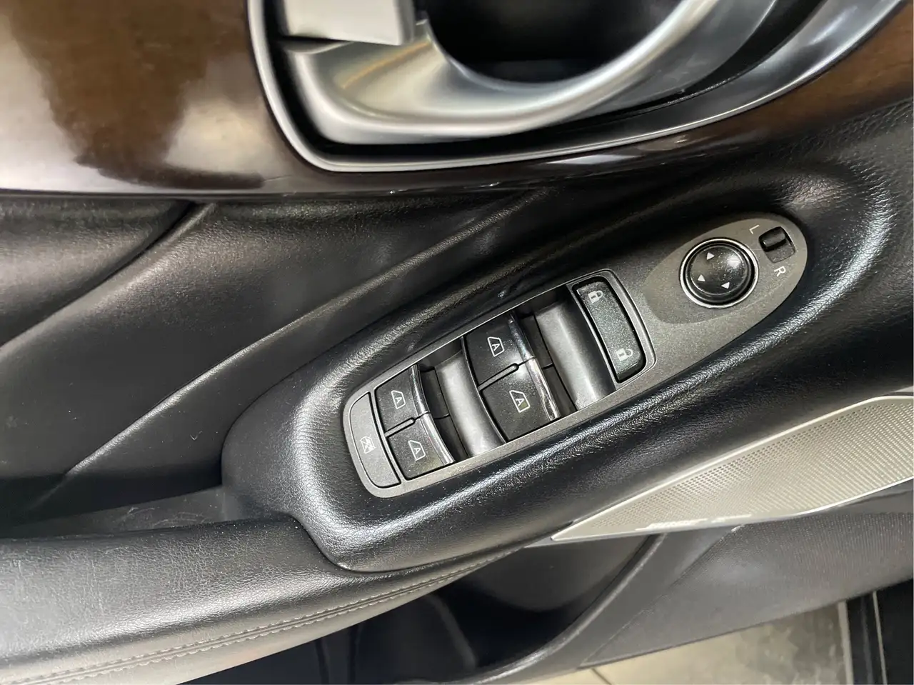 Infiniti Q50 снимка Infiniti Q50