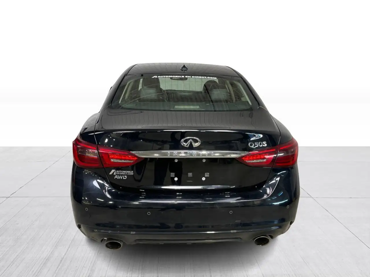 Infiniti Q50 снимка Infiniti Q50