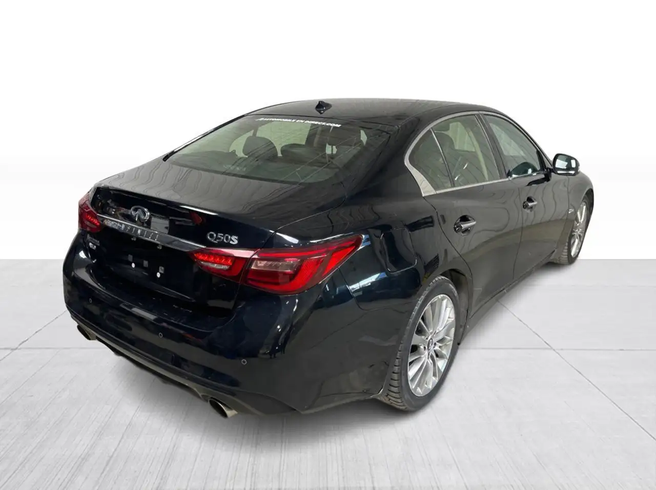 Infiniti Q50 снимка Infiniti Q50