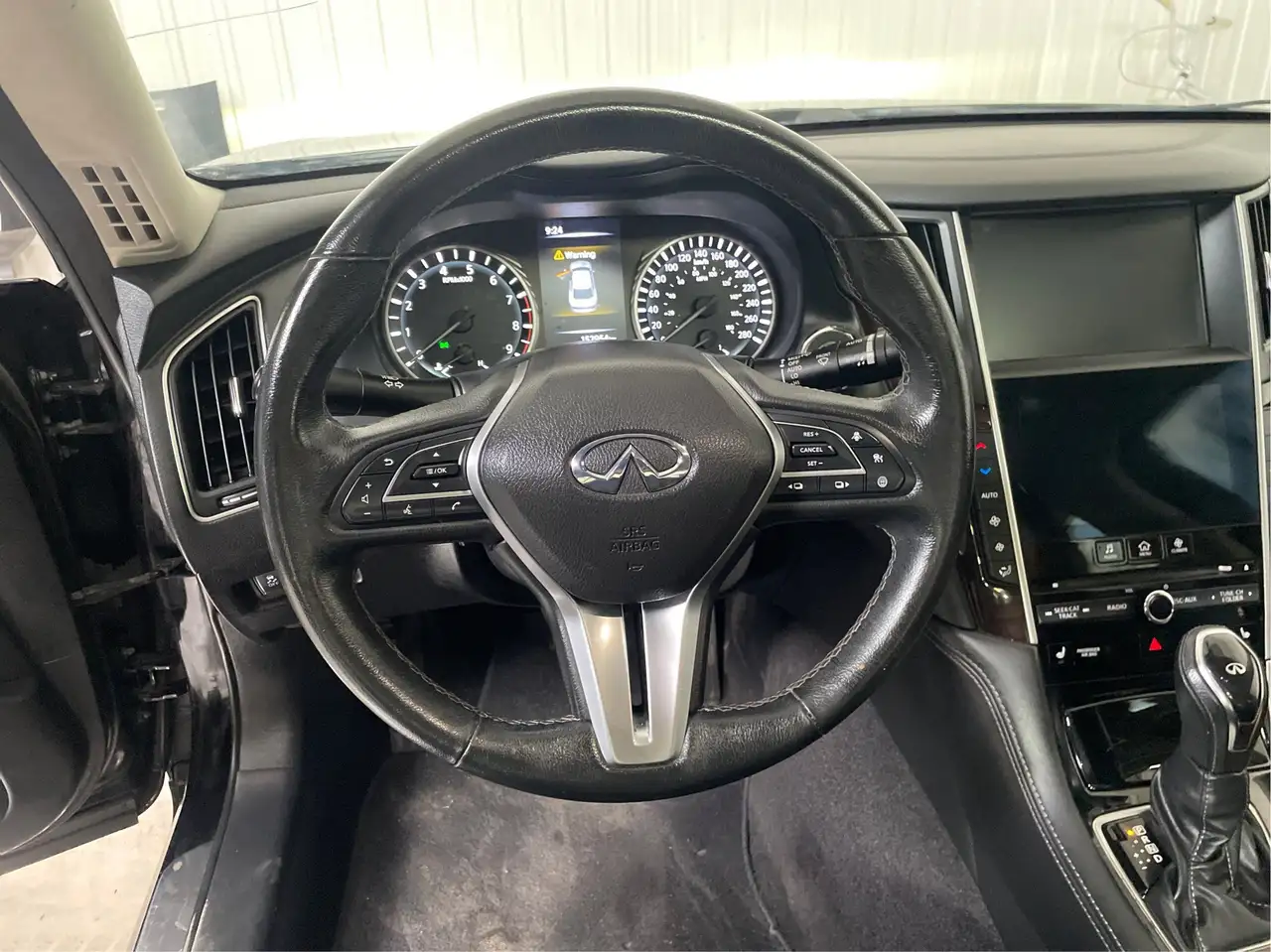 Infiniti Q50 снимка Infiniti Q50