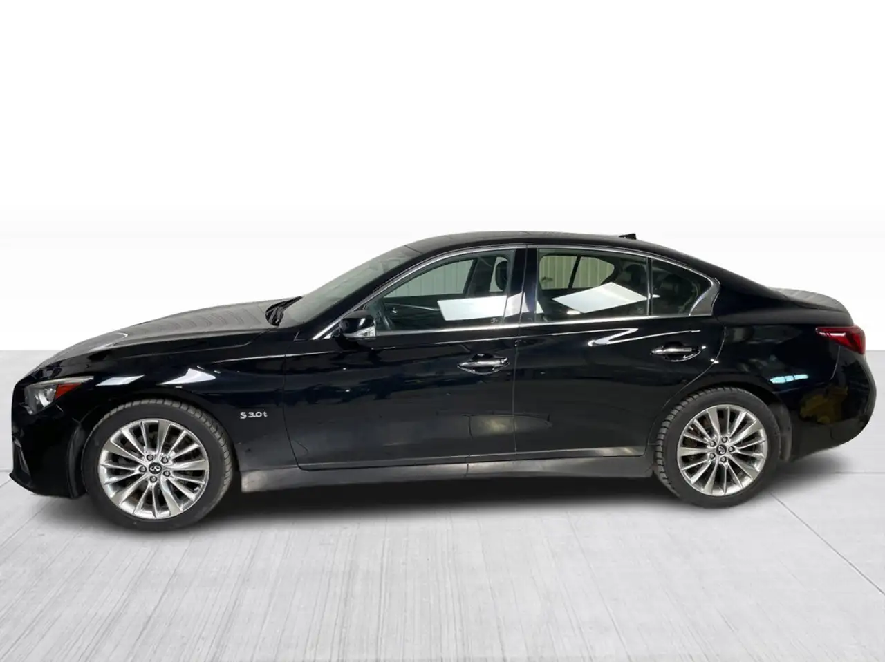 Infiniti Q50 снимка Infiniti Q50