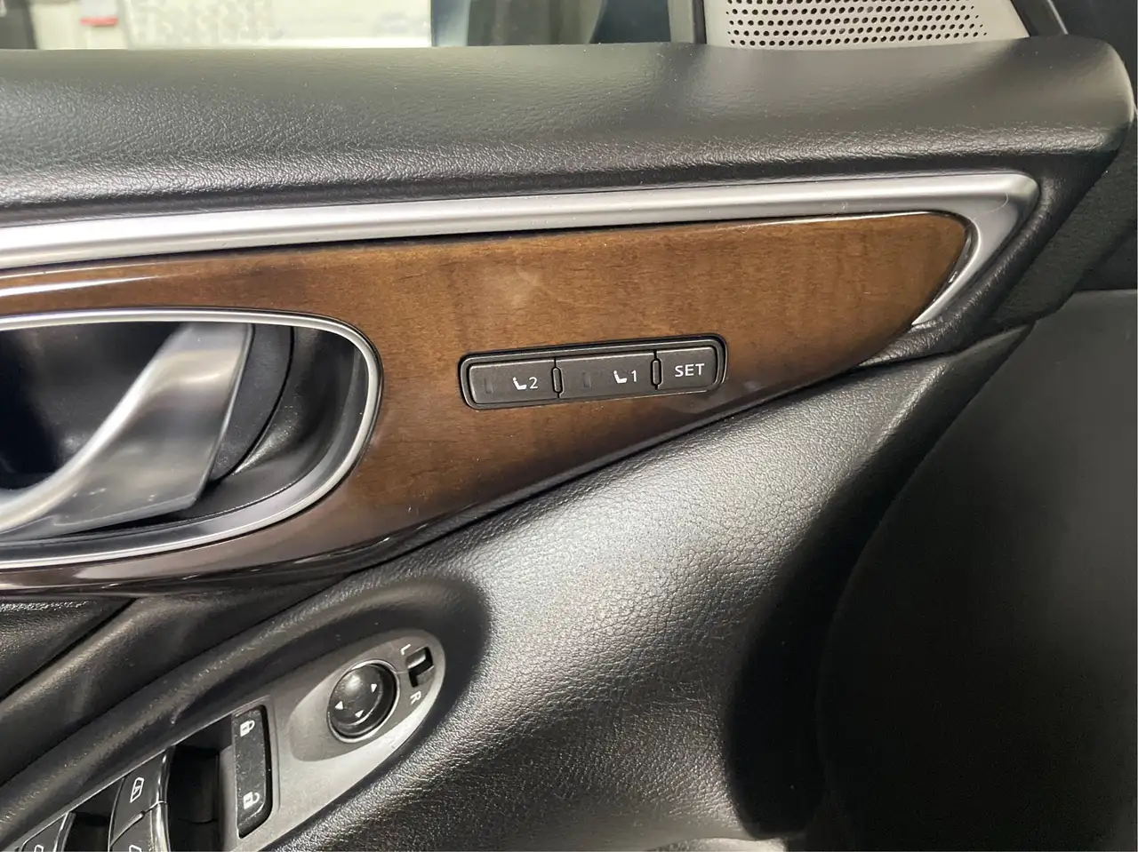 Infiniti Q50 снимка Infiniti Q50