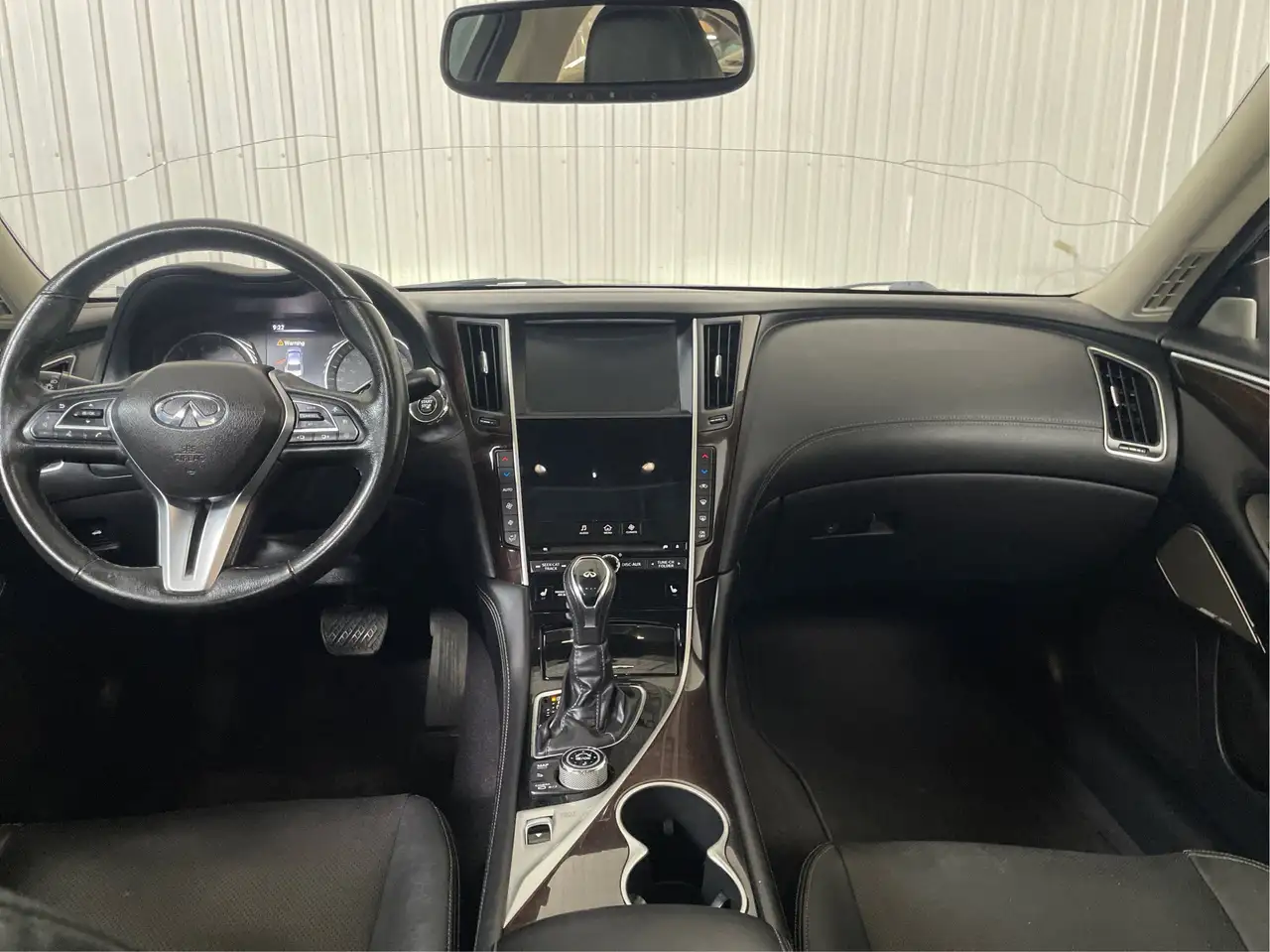 Infiniti Q50 снимка Infiniti Q50