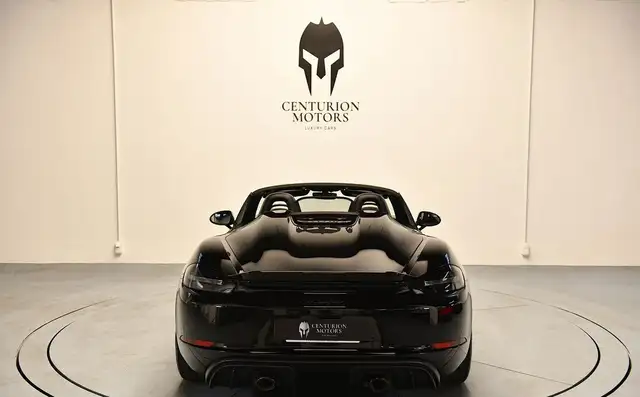 Porsche 718 Spyder view 6