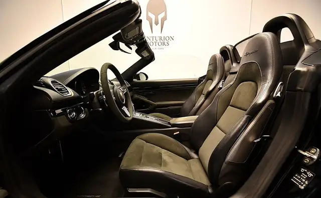 Porsche 718 Spyder view 15