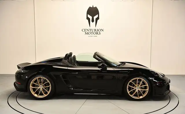 Porsche 718 Spyder view 3