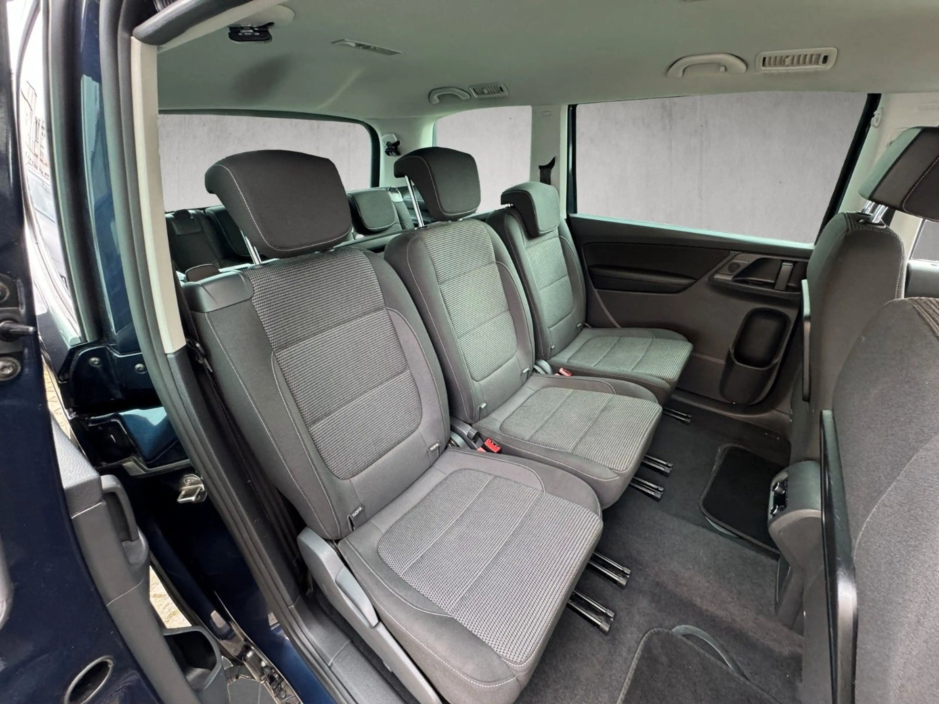 Volkswagen Sharan Comfortline DGS*7-Sitzer*Navi*AHK*Klimaau — photo 5