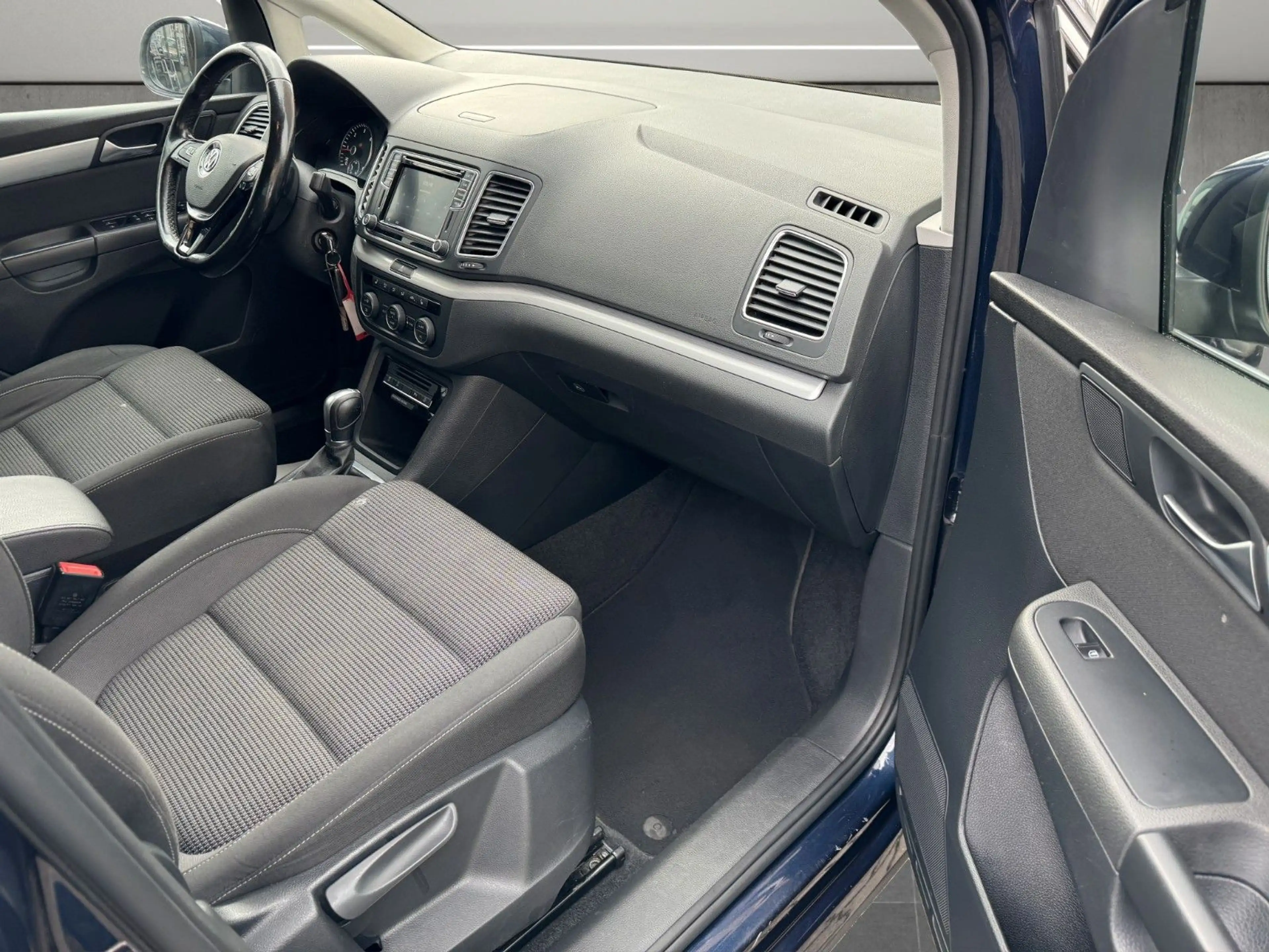 Volkswagen Sharan Comfortline DGS*7-Sitzer*Navi*AHK*Klimaau — photo 11