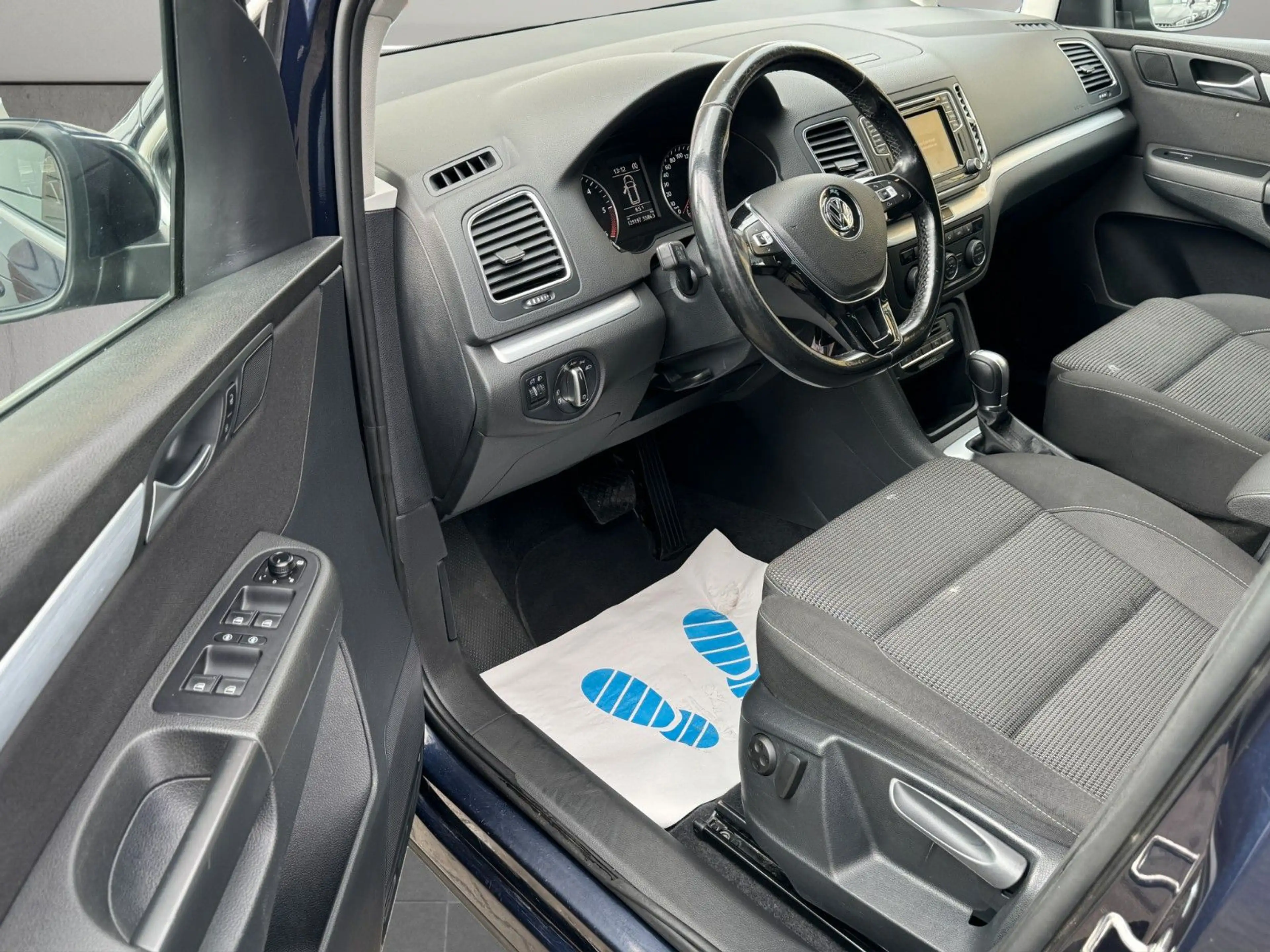 Volkswagen Sharan Comfortline DGS*7-Sitzer*Navi*AHK*Klimaau — photo 9