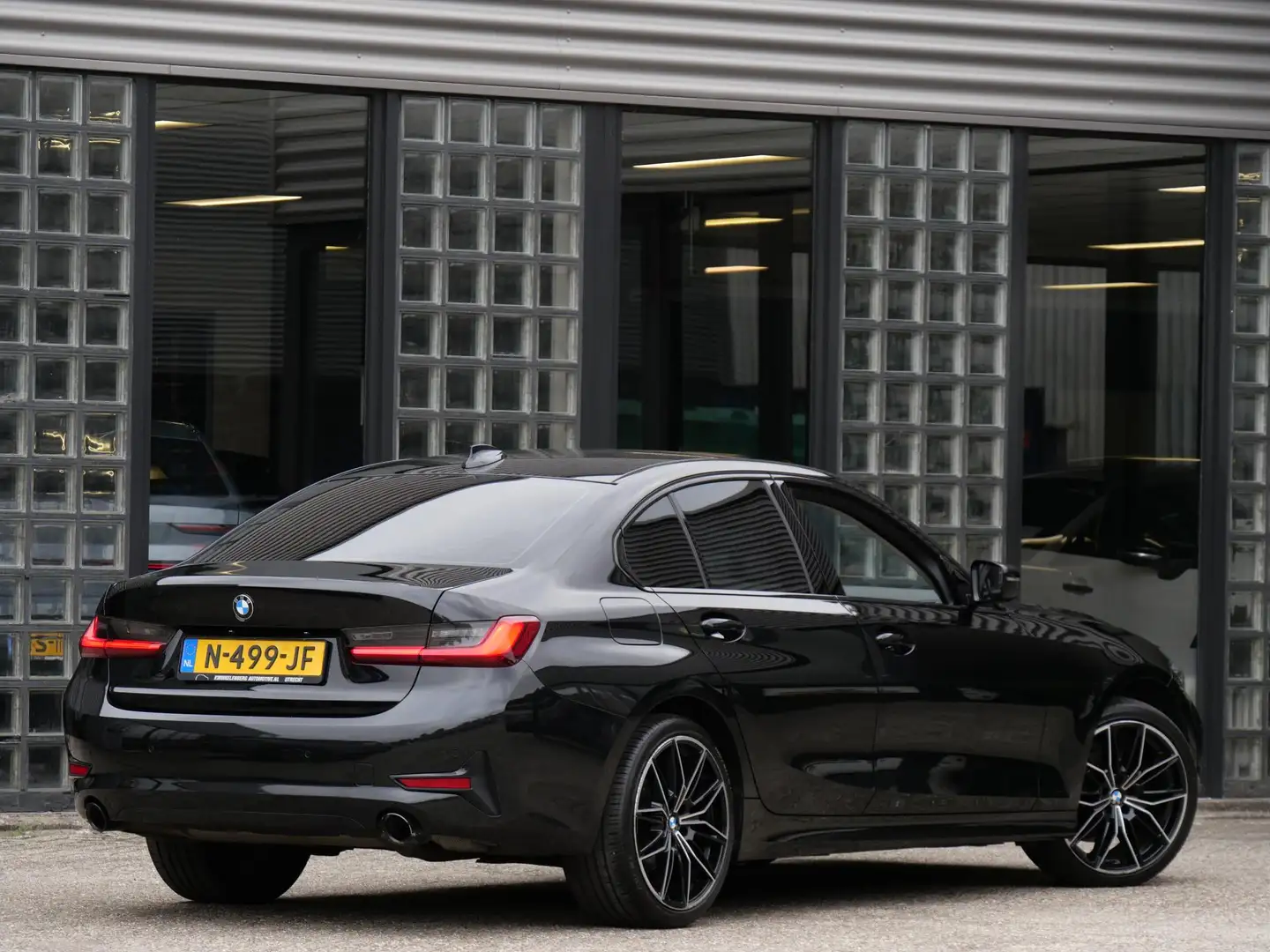 BMW 318 3-Serie 318i/ CARPLAY/ LIVE COCKPIT/ SHADOW LINE/ Schwarz - 2