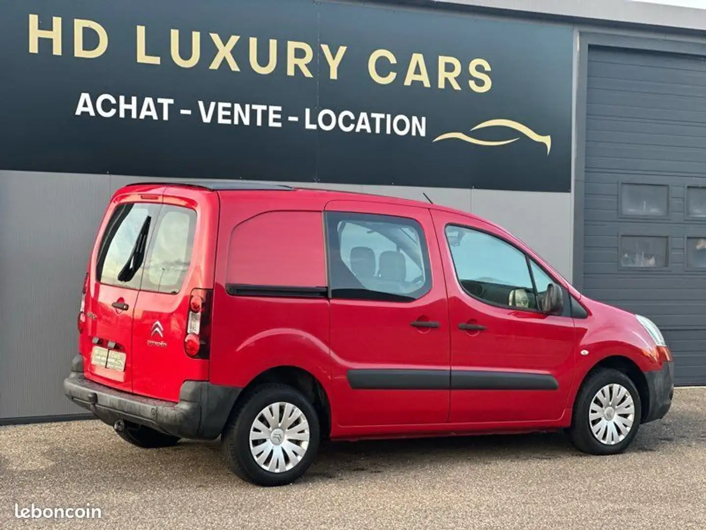 Citroen Berlingo 1,6 HDI 90ch, 5cv diesel, 4 portes Rouge - 2