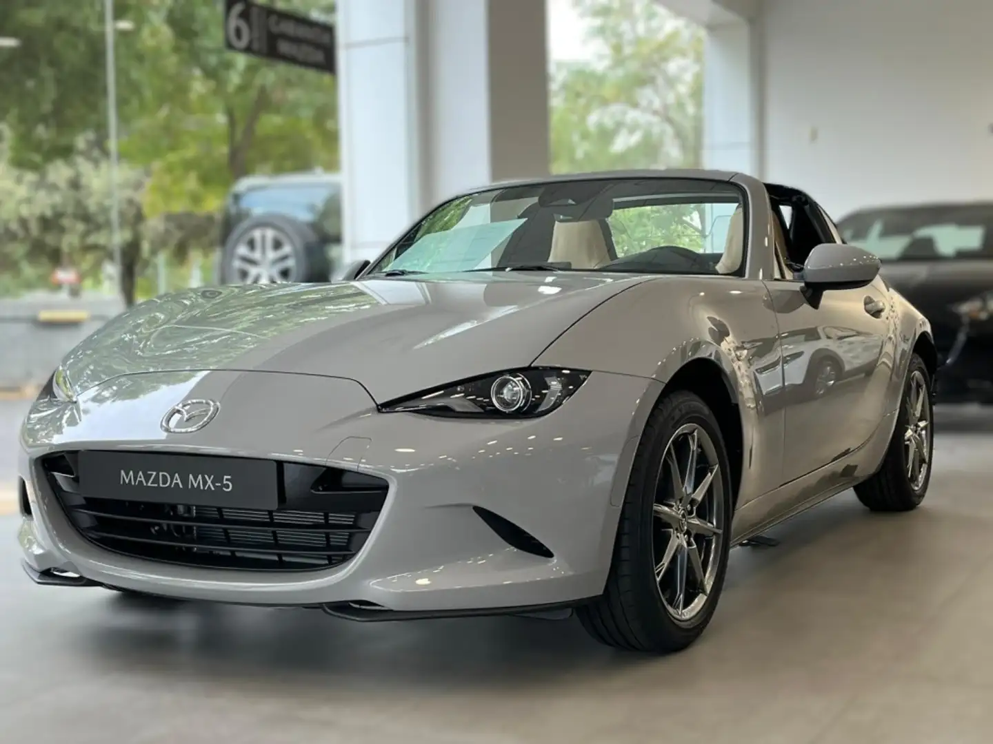 Mazda MX-5 RF 1.5 Skyactiv-G Kazari Gris - 1
