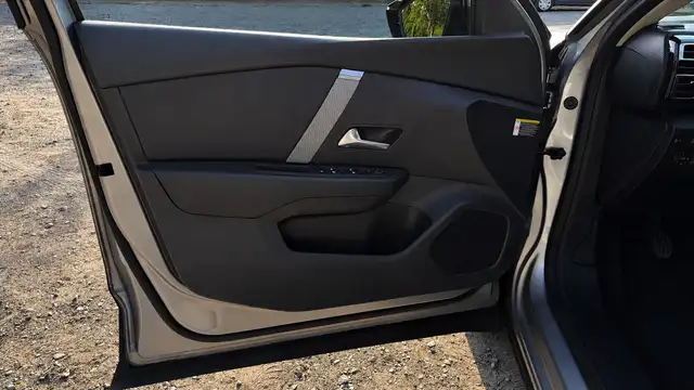 Citroen C4 view 7