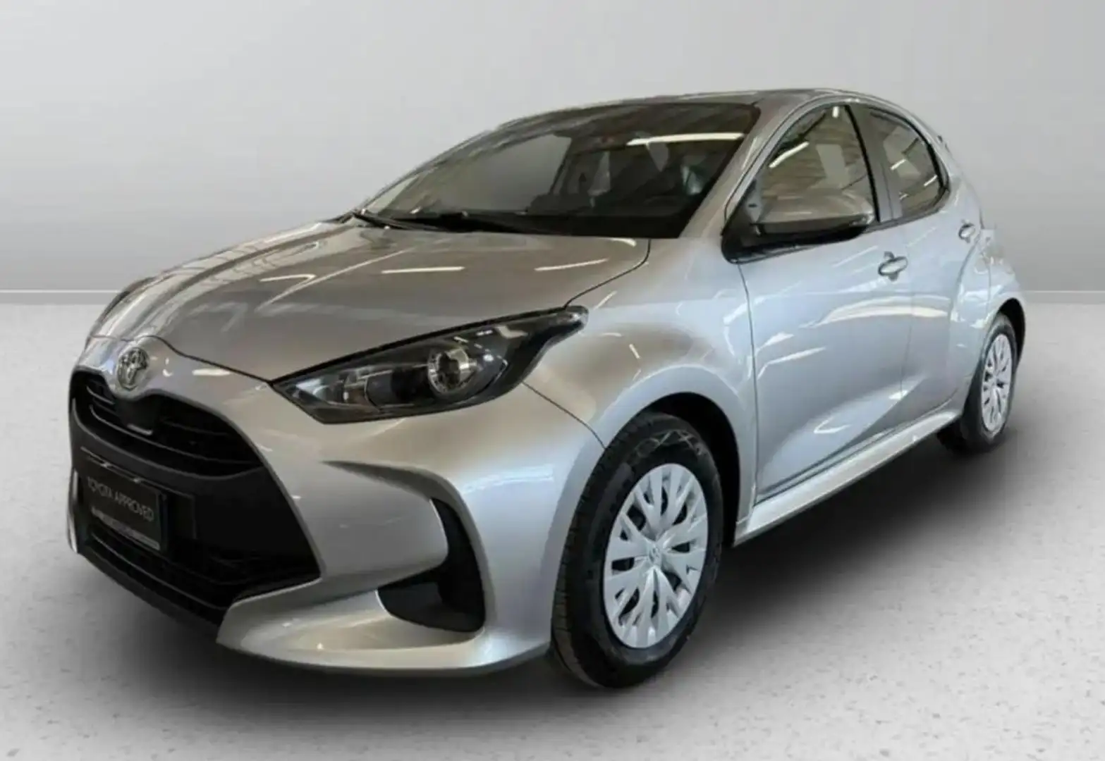 Toyota Yaris Yaris IV 2020 1.5h Active Plateado - 1