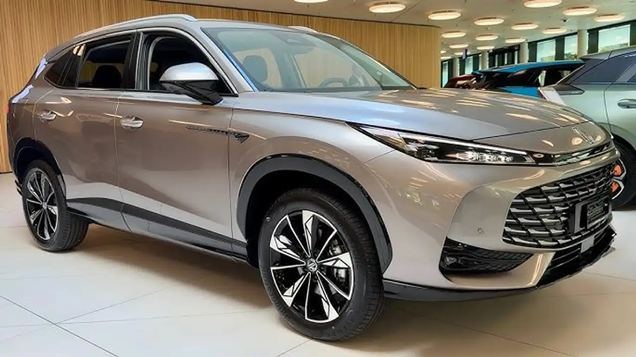 MG HS 2026
