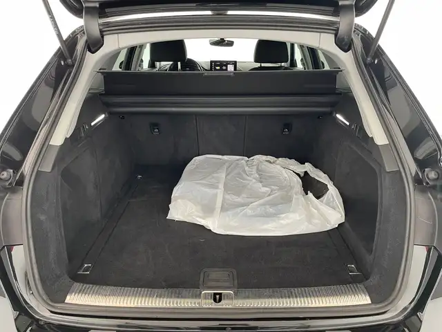 Audi A4 view 7