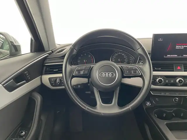 Audi A4 view 12